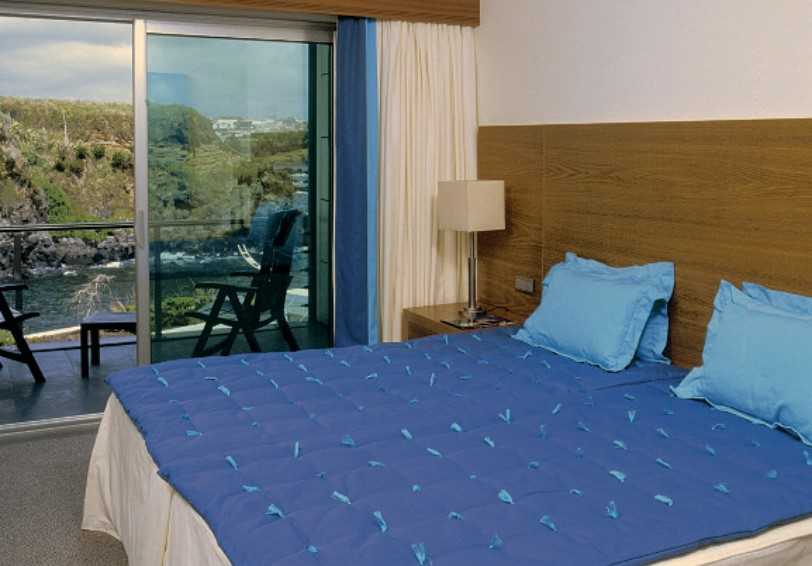 Senior Suite with balcony and ocean view, Do Caracol Hotel, Terceira