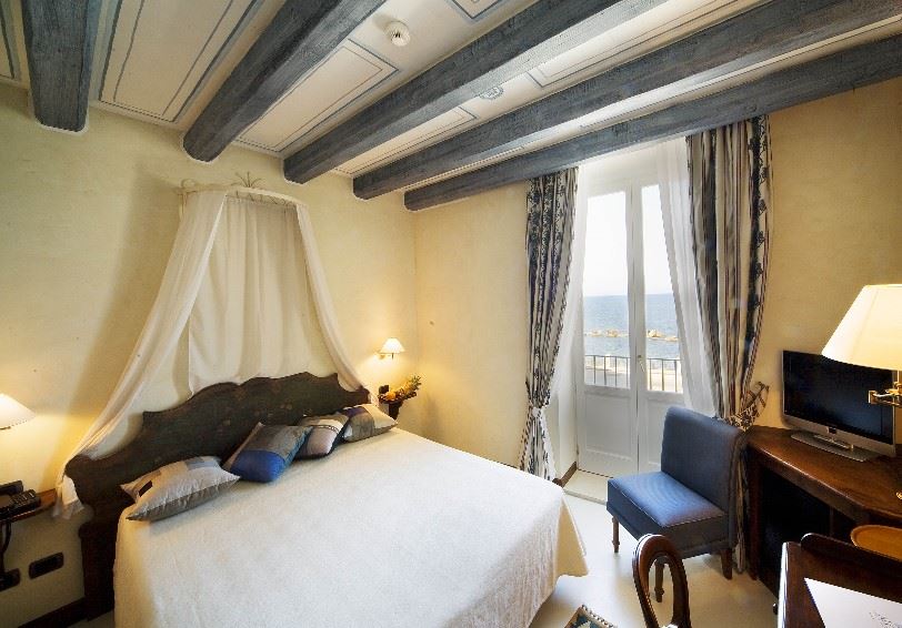 Classic room with sea view, Algila Ortigia Charme Hotel, Syracuse, Sicily