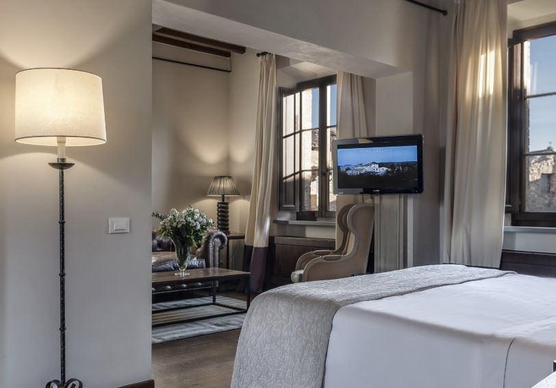 Junior suite, Castel Monastero, Castelnuovo Berardenga, Tuscany, Italy