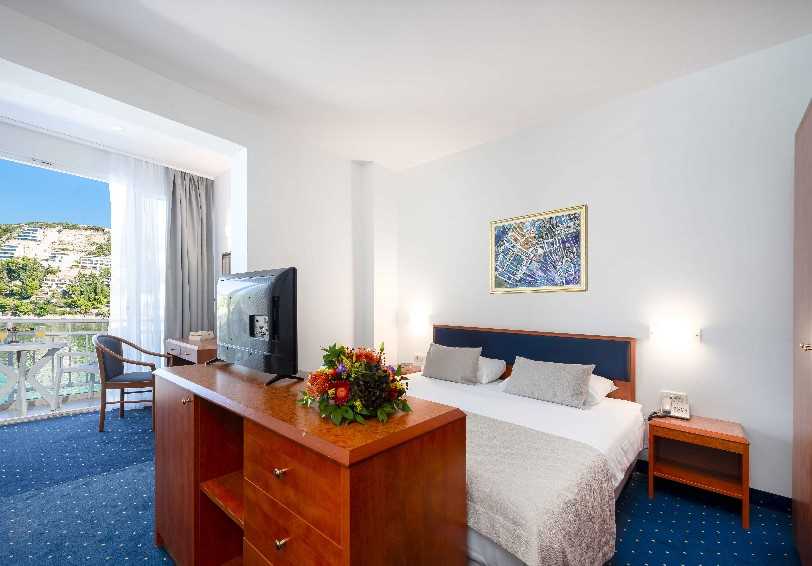 Superior Room with balcony and sea view