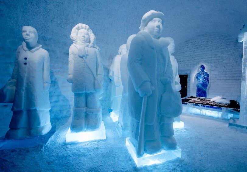 The Invisibe Invincible (Nina Hedman & Lena Kriström), Deluxe Suite, ICEHOTEL365, Jukkasjärvi, Swedish Lapland (Photo - Asaf Kilger)