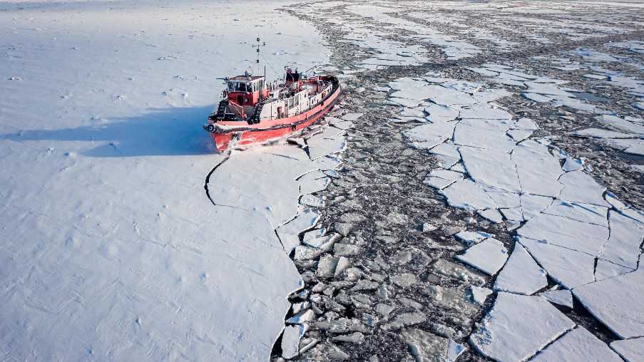 Arctic icebreaker ship