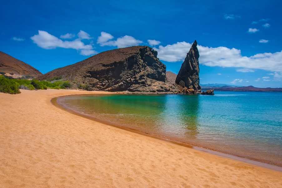 Bartolome island