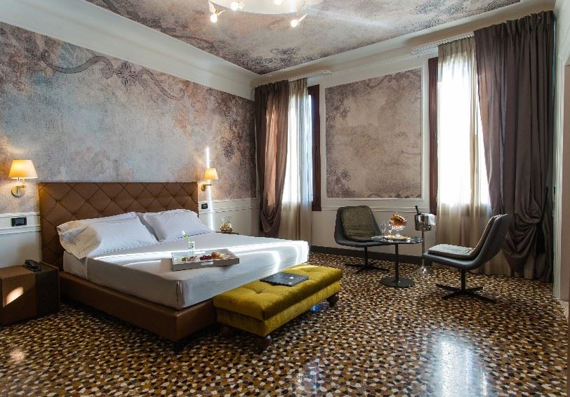 Deluxe Canal Room, Riva del Vin Boutique Hotel, Venice, Veneto, Italy