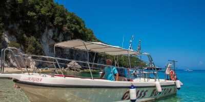 Glass bottom boat, Sivota