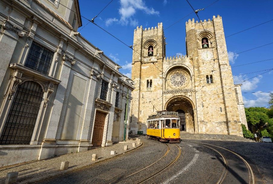 Tram, Lisbon Cathedral