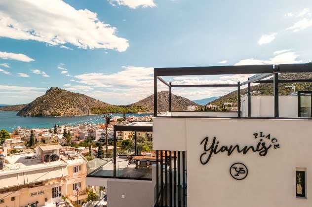 Yianni's Place, Tolon