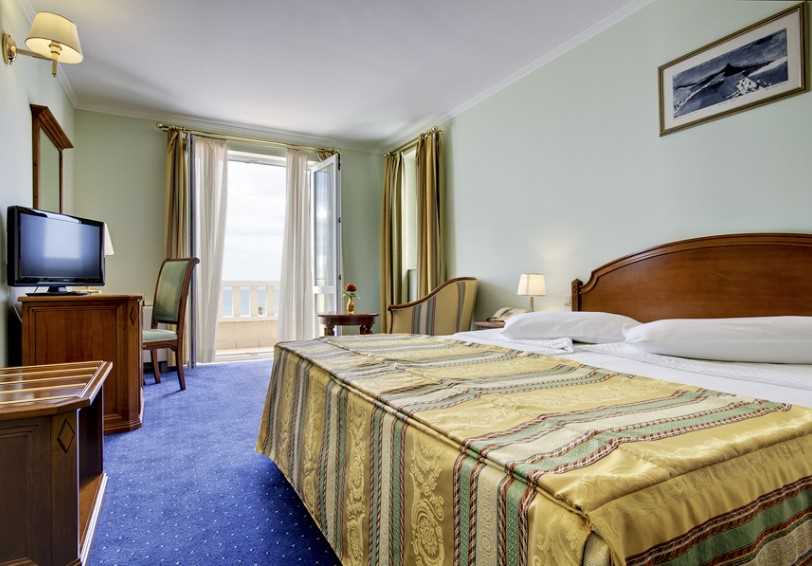 Standard Room with balcony and sea view