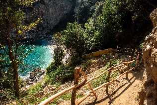 Walking in the Pelion