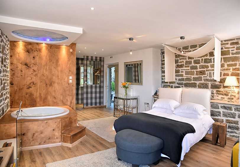Jacuzzi Suite with Gorge view
