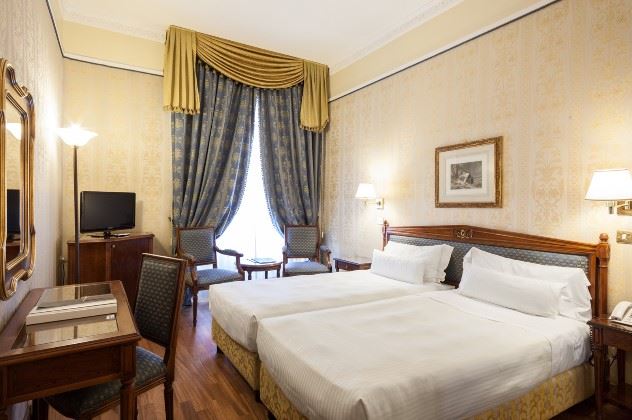 Deluxe Room, De La Ville Hotel, Milan, Italy, Bedroom