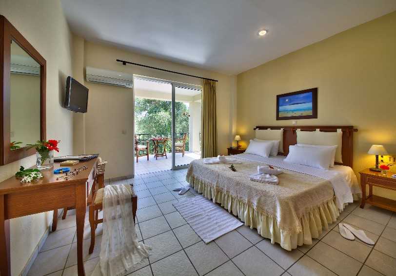 Double Room with Partial Garden View