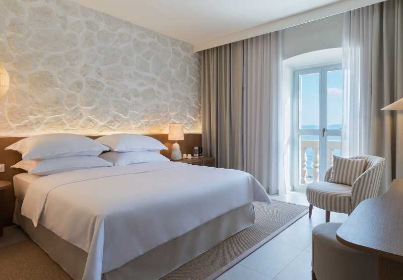 Standard Room with side sea view