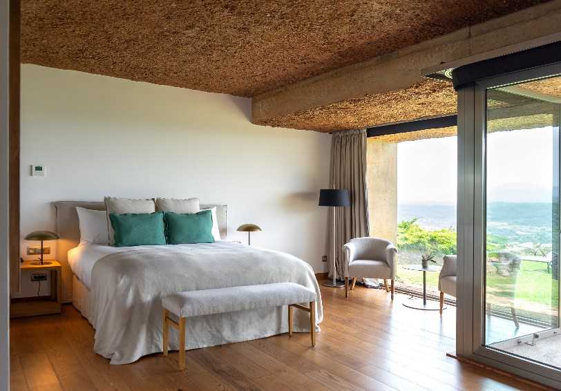 Junior Suite with Emporda views