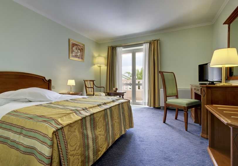 Single room with balcony