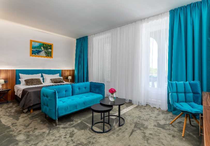 Superior room with balcony and sea view