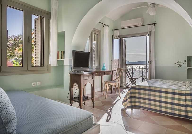 Suite with sea view and balcony