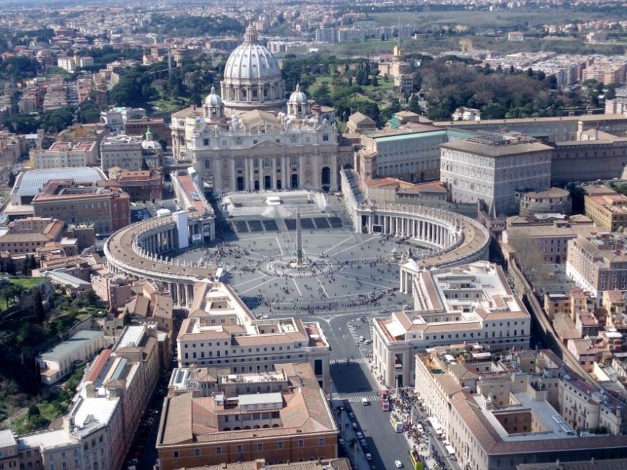 Piazza San Pietro (St Peter's Square)