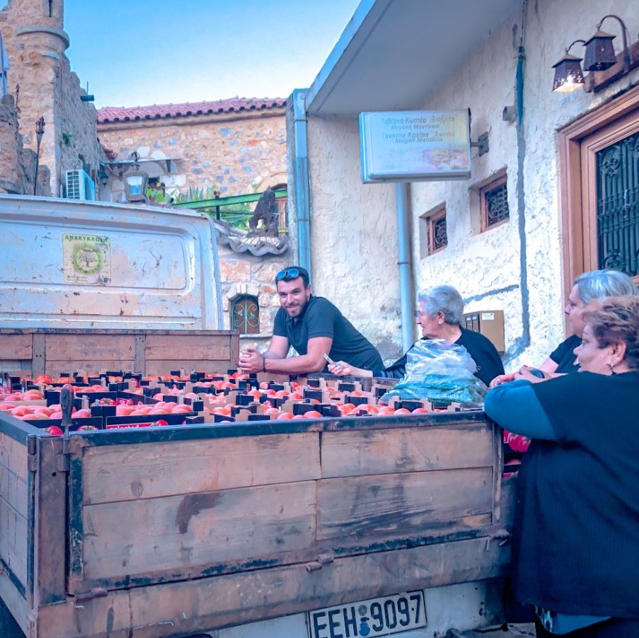 Tomato seller in the Mani