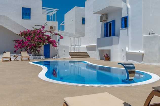 Apollon Rooms, Milos, Greece