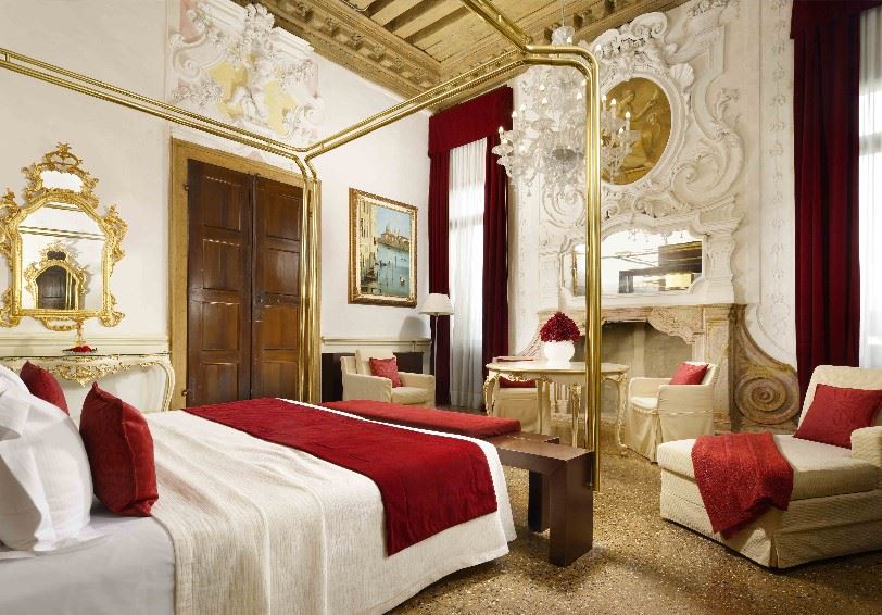 Suite Foscarini with Grand canal view, Palazzo Giovanelli e Gran Canal, Venice