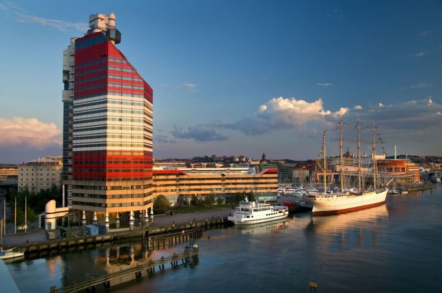 The lipstick tower and old Viking ship at Lilla Bommen