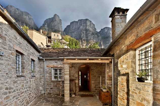 Mikro Papingo 1700, Epirus