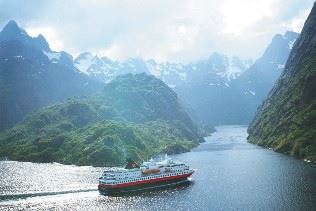 The Fjords and the Lofoten Islands by Hurtigruten