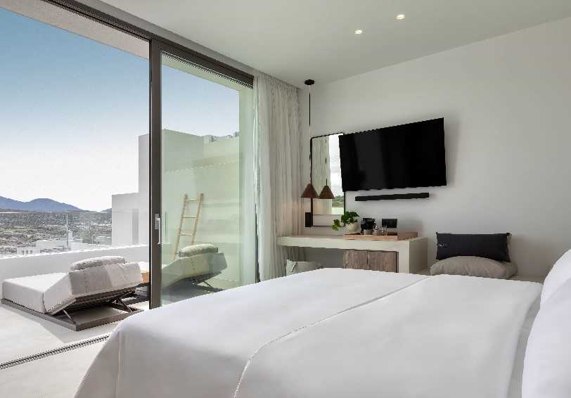 Superior Suite Pool View with chill out pool