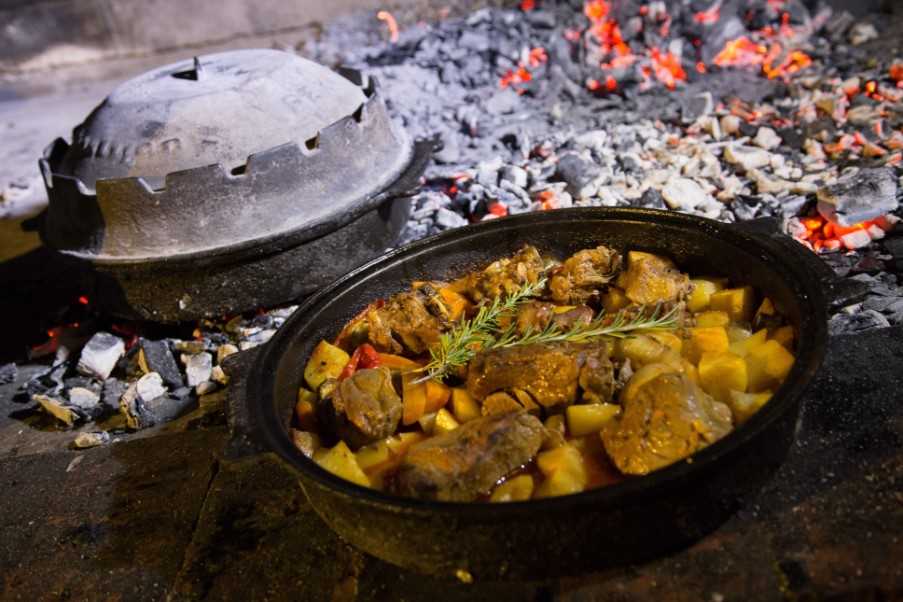 Traditional Croatian dish 'Peka'