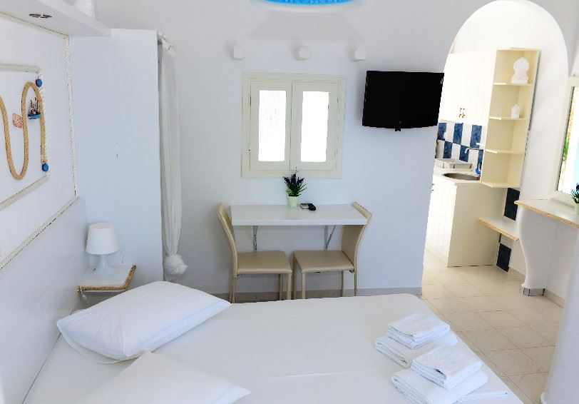 Standard room, Niki Savvas, Apollonia, Milos, Greece