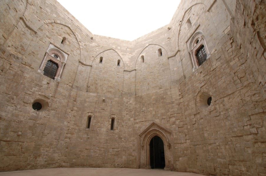 Castel del Monte, Puglia