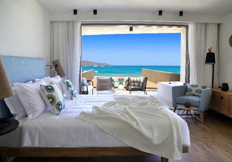 Pure Haven with private pool on the seafront 