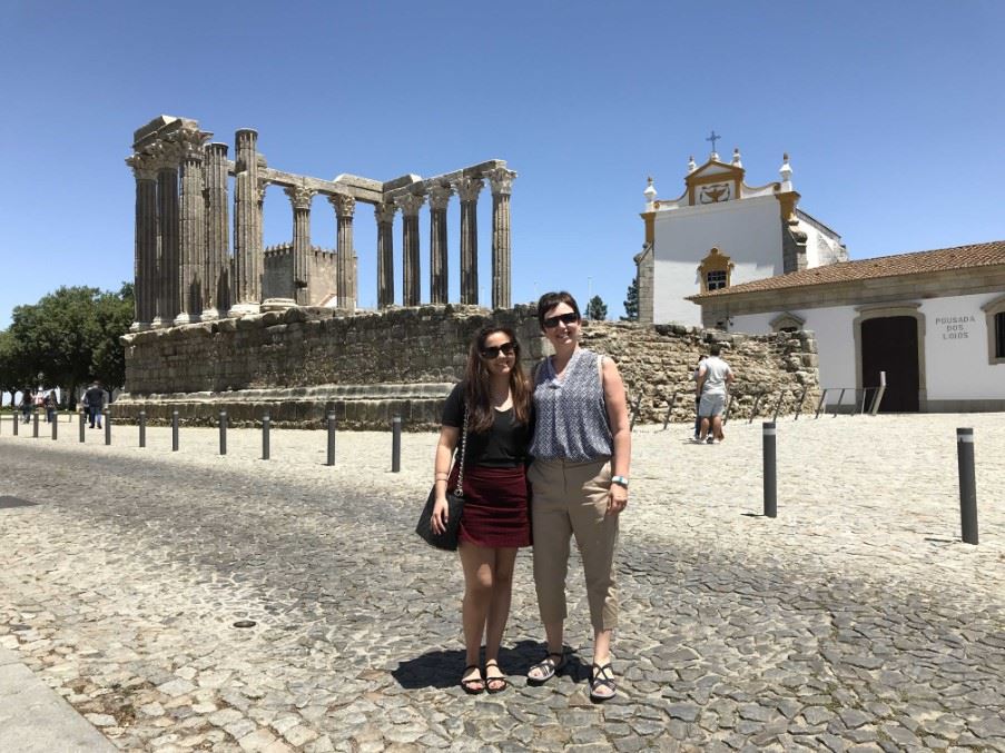 Rosanna and Cristiana in Evora