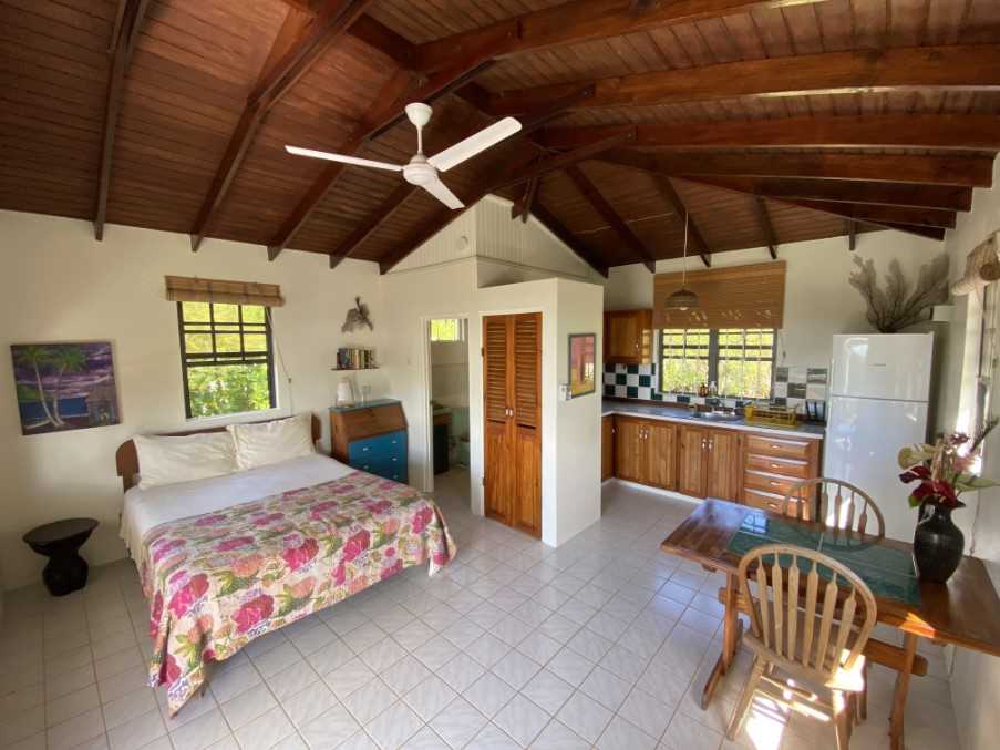 Sea Cliff Eco Cottages and Gin Distillery, Calibishe