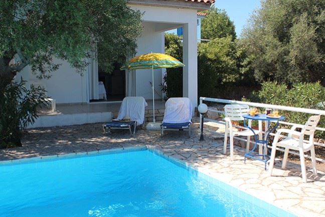 Kalamaki Erato Villa, one bedroom villa with extensive terrace