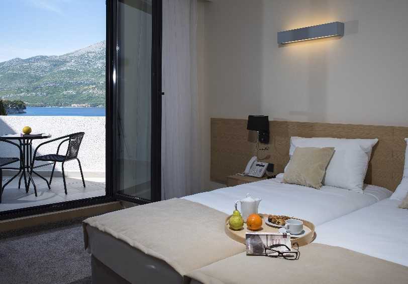 Superior Room with balcony and sea view