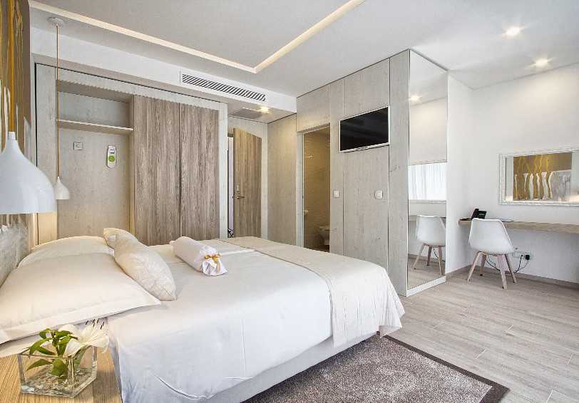 Deluxe room with sea view and balcony, Hotel Cavtat, Cavtat, Croatia